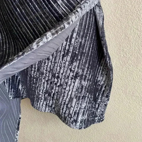 🆕Plus-Size Velvet Wrap Dress 2X Grey🆕 - Picture 8 of 12